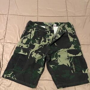 Under Armour Men's Green Camo Cargo Shorts
